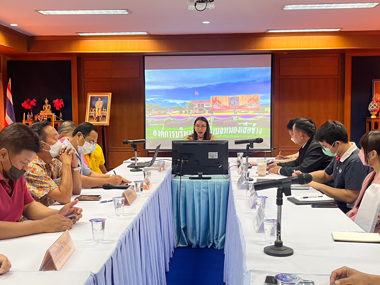 การประชุมเพื่อรับฟังและการแก้ไขปัญหาที่พักอาศัยคนต่างด้าว