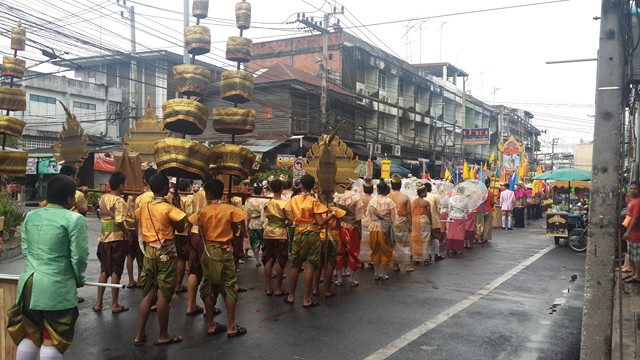 ร่วมขบวนแห่งานประเพณีสงกรานต์จังหวัดชลบุรี ประจำปี พ.ศ.2557