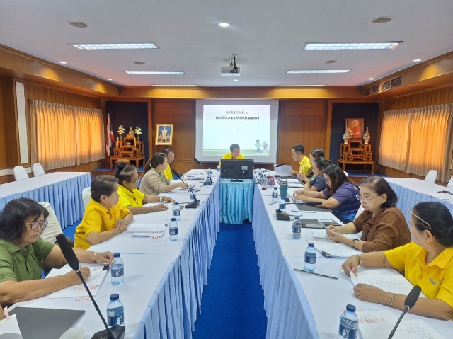 การประชุมคณะกรรมการบริหารศูนย์พัฒนาเเละฟื้นฟูคุณภาพชีวิตผู้สูงอายุเเละผู้พิการตำบลหนองเสือช้าง
