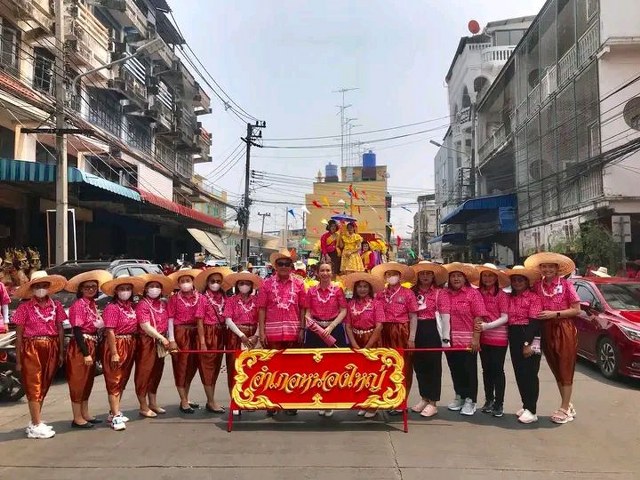 ร่วมกิจกรรมประเพณีสงกรานต์จังหวัดชลบุรี