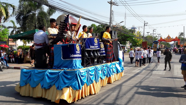 ร่วมกิจกรรมประเพณีสงกรานต์จังหวัดชลบุรี