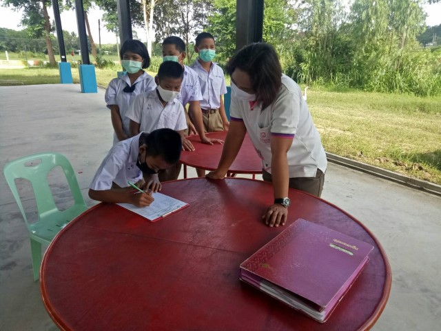 โครงการฝึกอบรมส่งเสริมอาชีพการทำหมอนอิงผ้าบาติกและผ้ามัดย้อมฯ